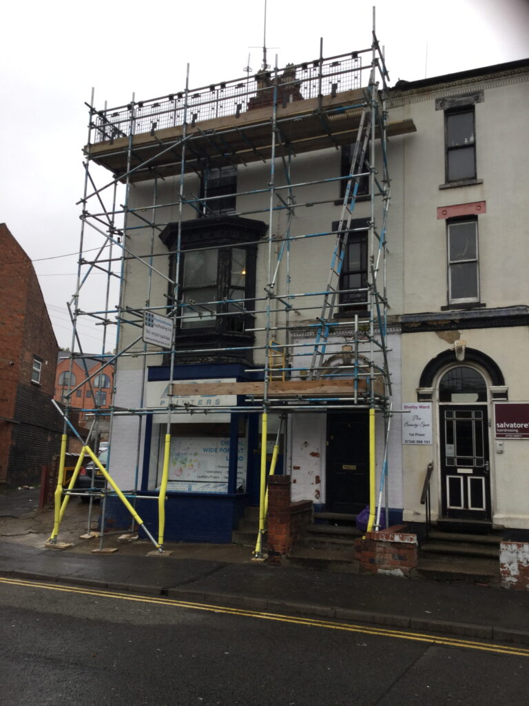 commercial scaffolding on a building on West Parade in Lincoln - image 3