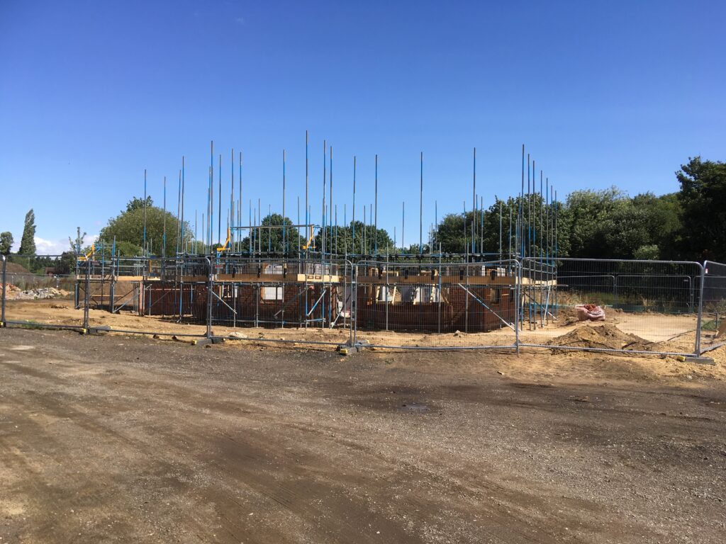 construction scaffolding for house building - image 3